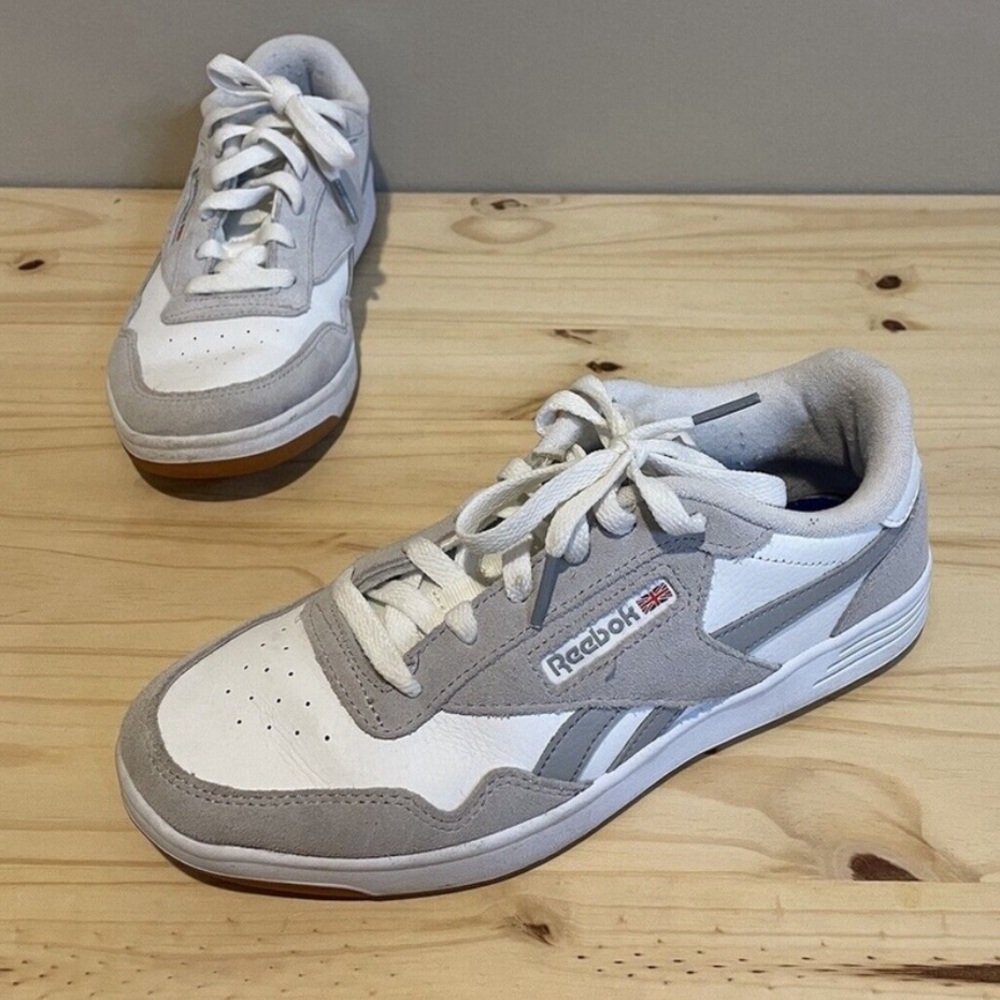 Women’s reebok size 9